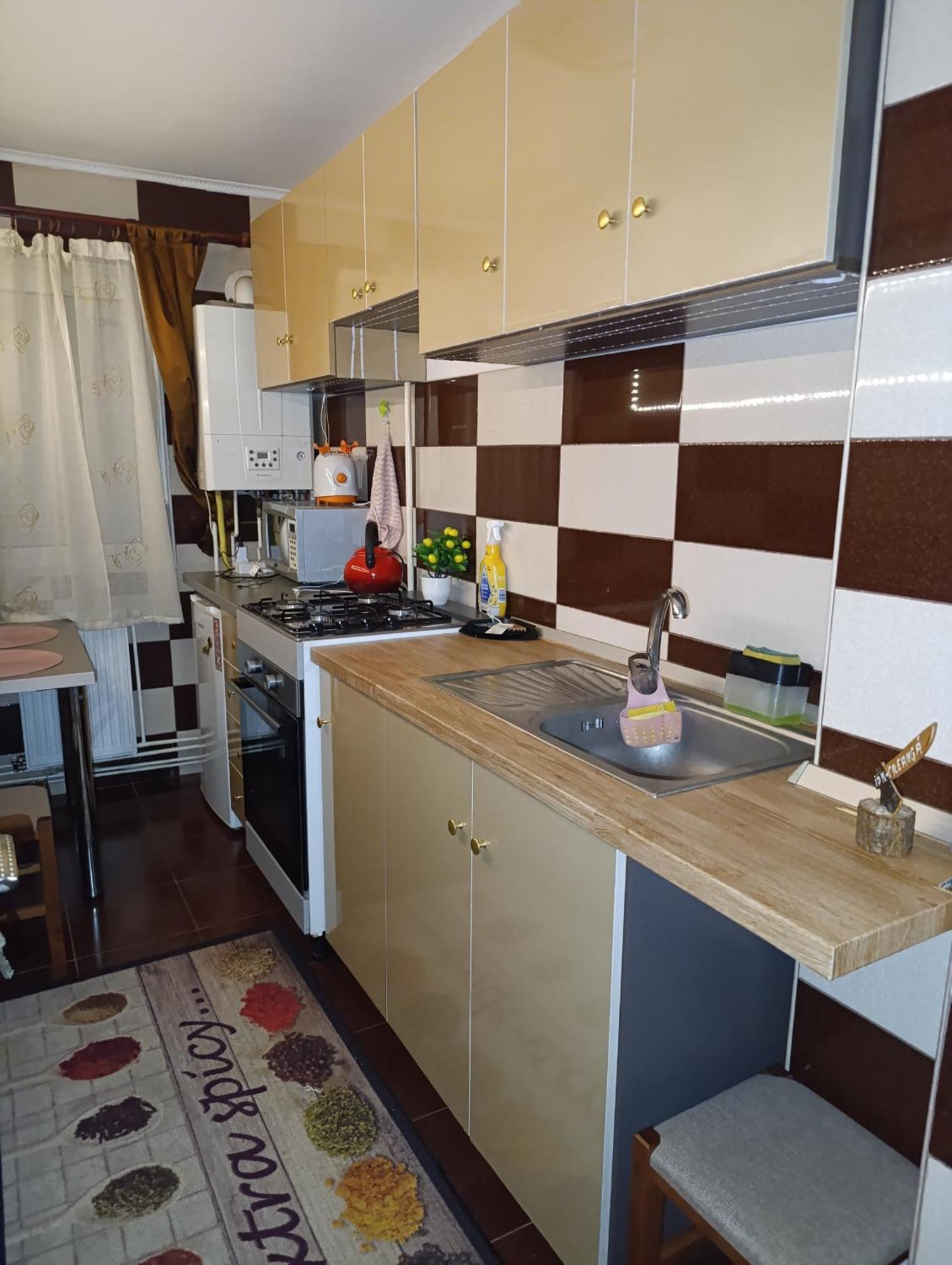 Garsoniera Rebecca Apartment ตือร์กูออกนา ภายนอก รูปภาพ
